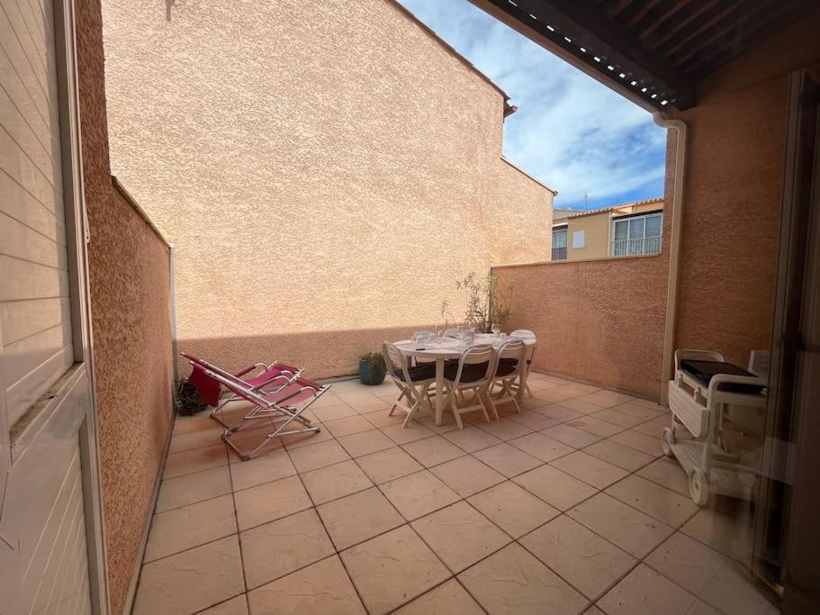 Charmant Pavillon Pour 5-6 Pers. Agde Luaran gambar